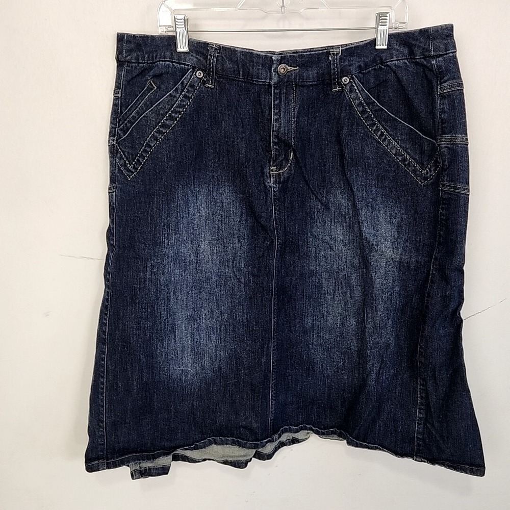 Maurices Denim Knee Length Skirt Dark Wash Faded Modest Boho‎ Western sz 20